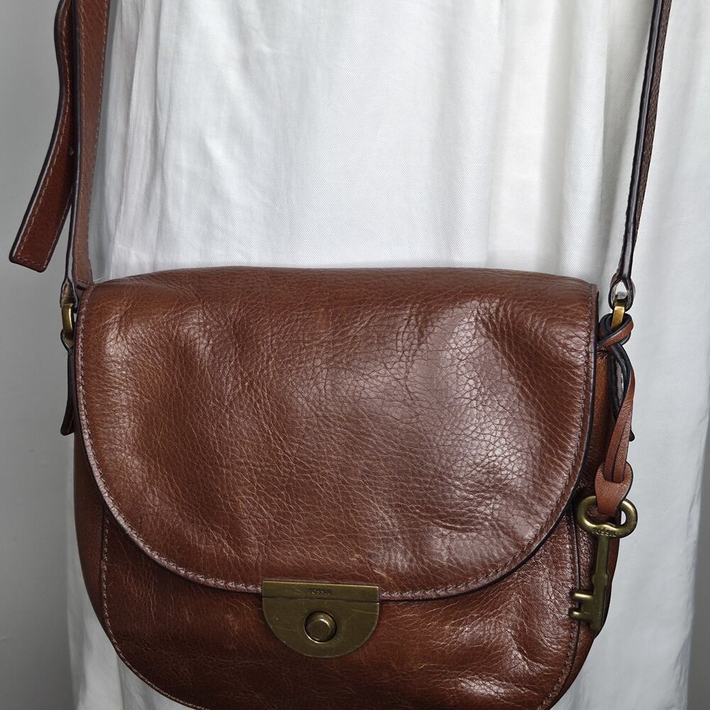 Fossil Women's Emi Key Saddle Bag Crossbody Brown Adjustable Strap Leather